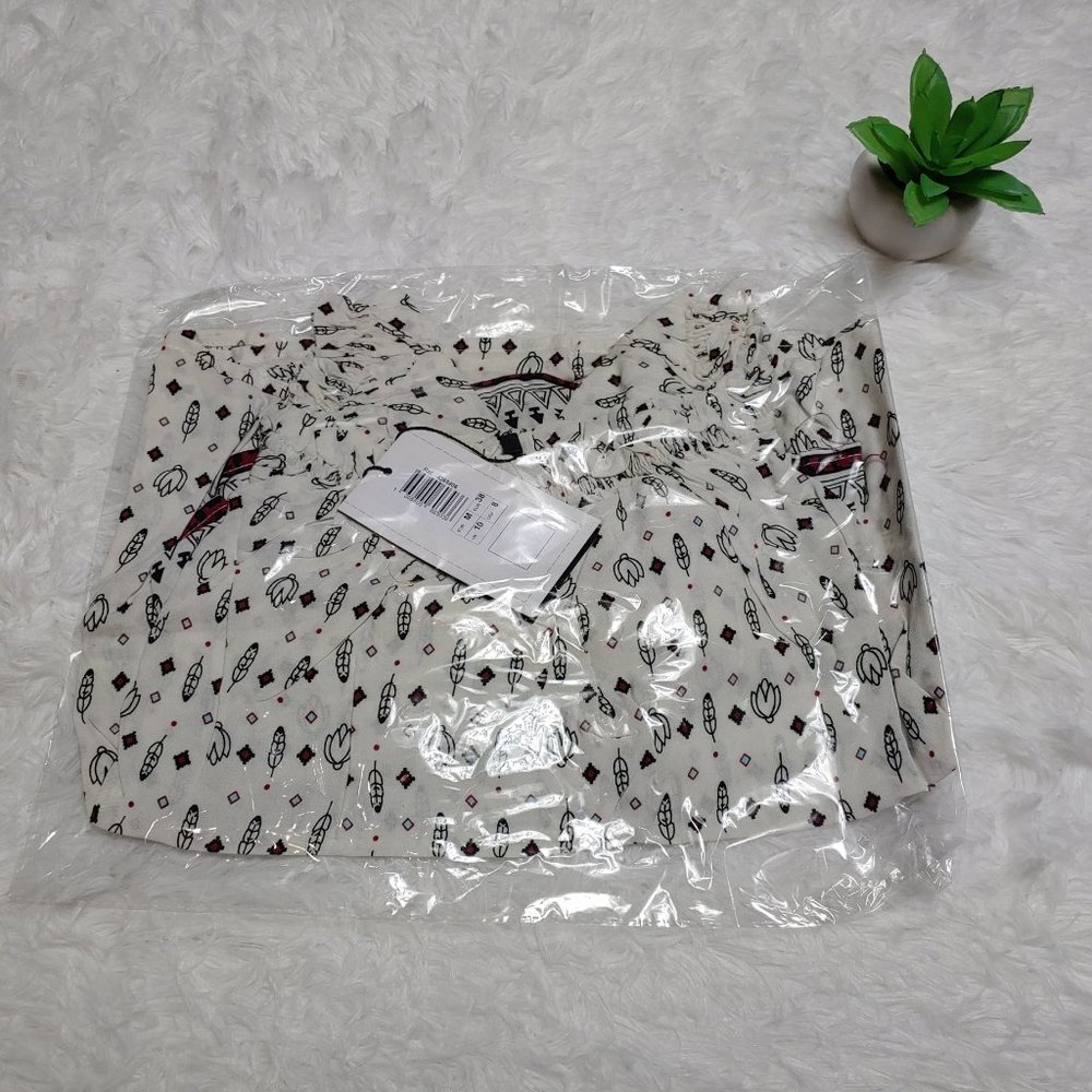 Q2 White Top w/ Belled Sleeves & Floral Print - Picture 6 of 7